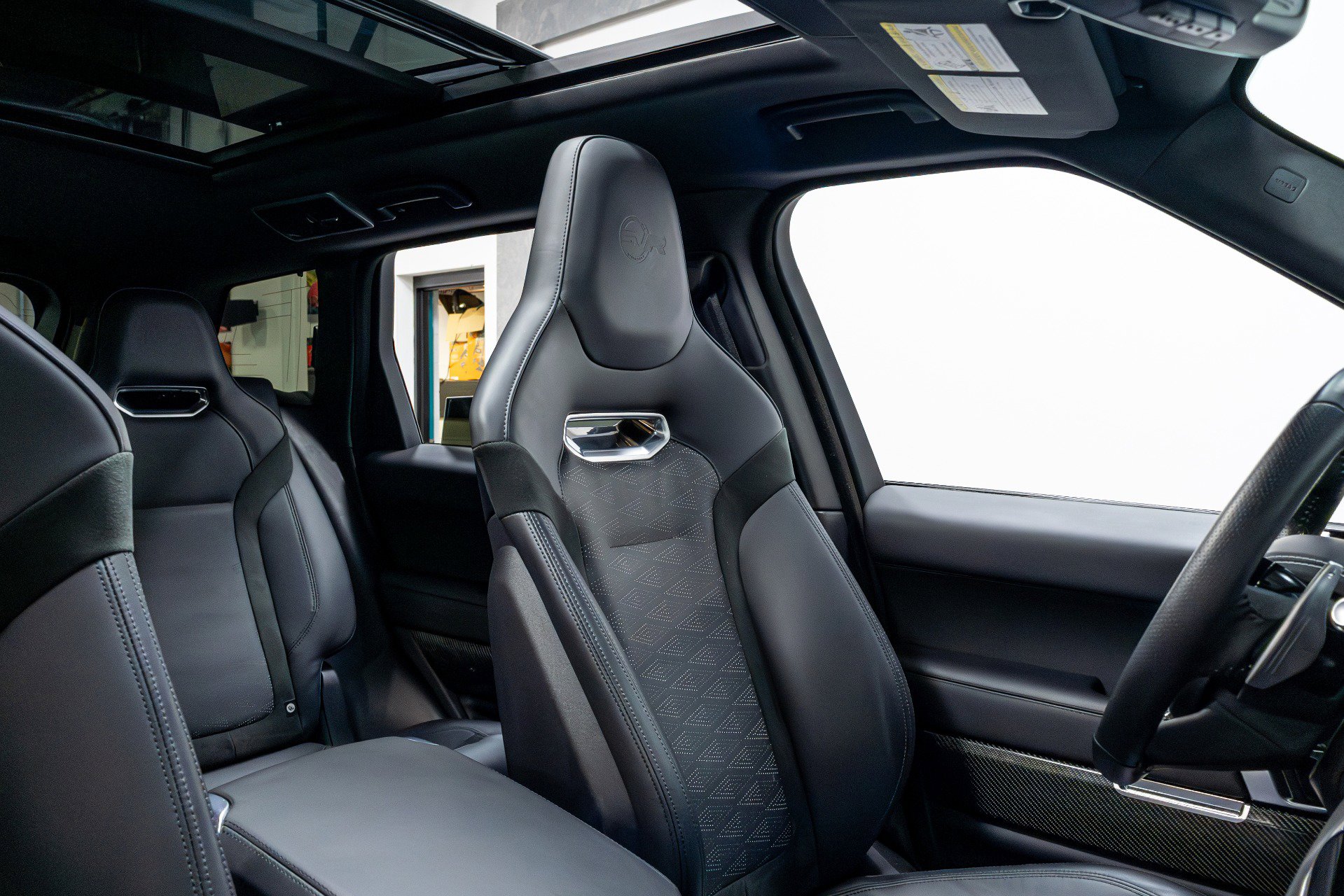 Used 2022 Land Rover Range Rover Sport SVR image 23