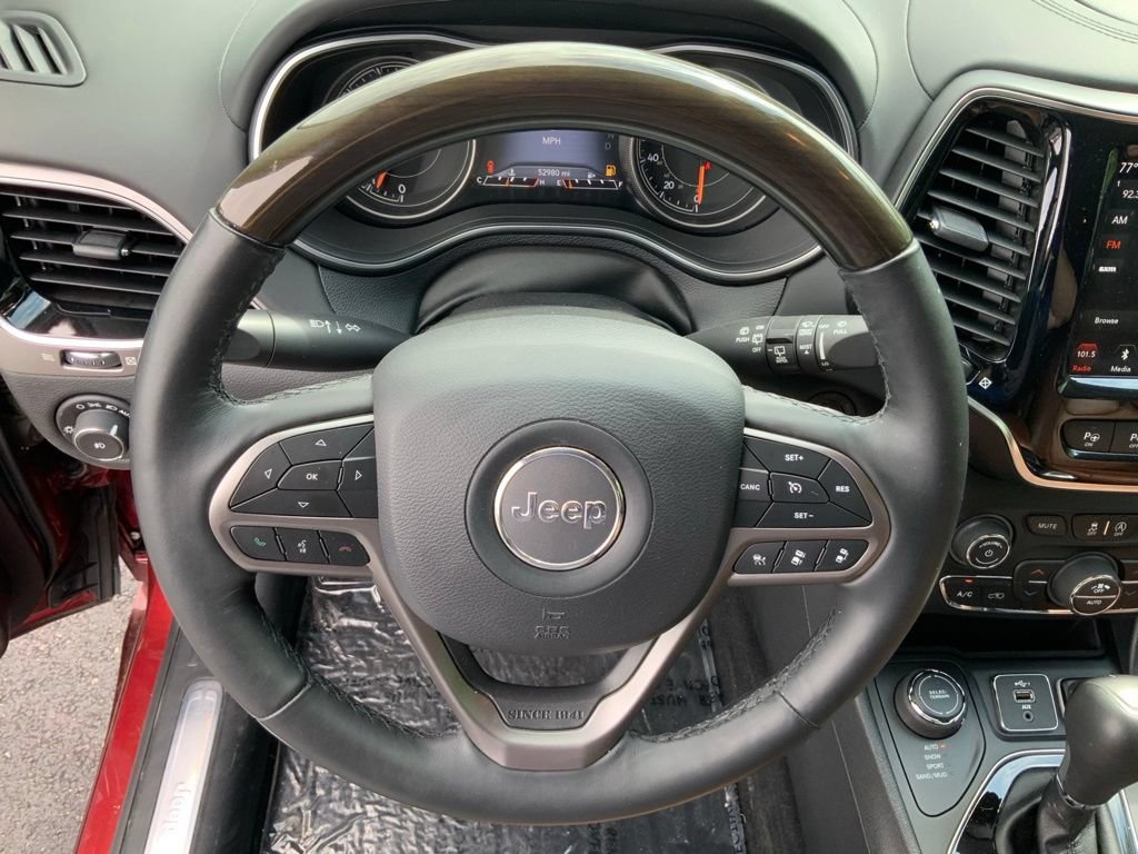 Used 2019 Jeep Cherokee Overland w/ Technology Group AWD/4WD image 21