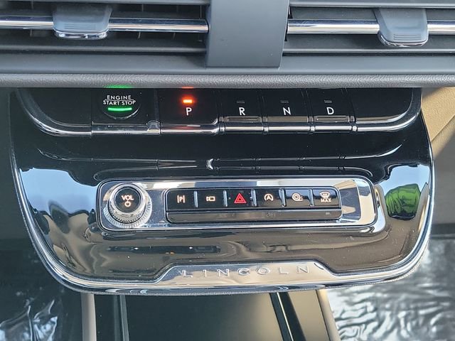 Certified 2023 Lincoln Corsair AWD w/ Equipment Group 101A image 17