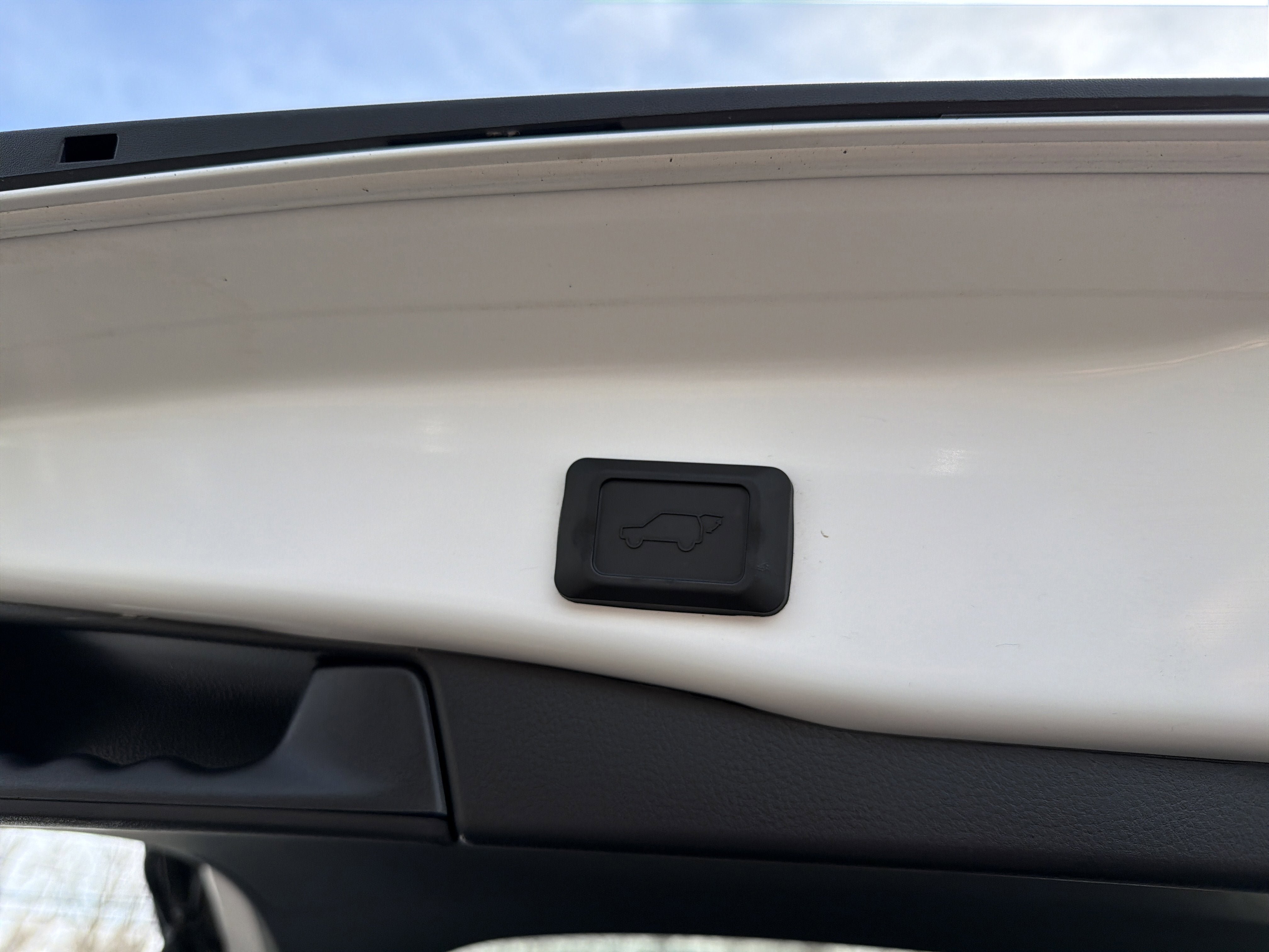 Used 2023 Toyota RAV4 XLE Premium image 27