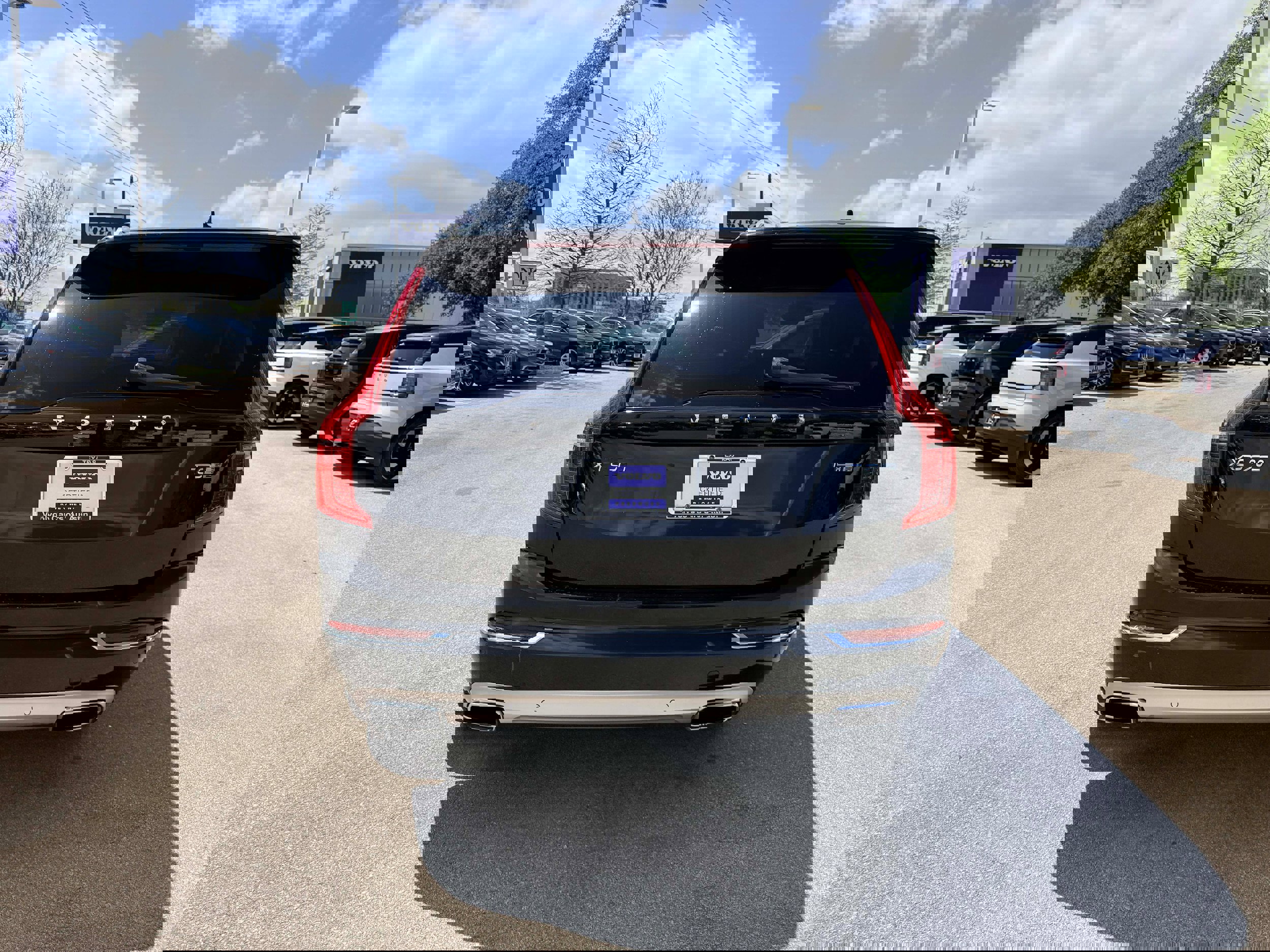 Used 2016 Volvo XC90 T8 Inscription w/ Vision Package image 5