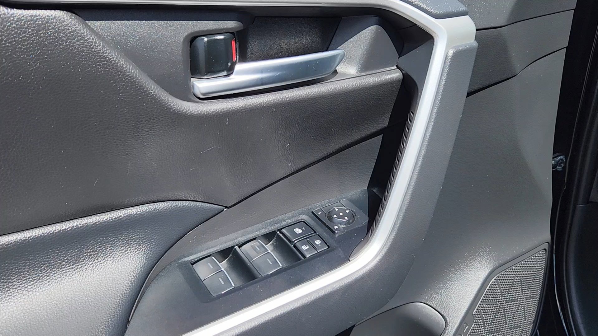 Certified 2025 Toyota RAV4 XLE AWD/4WD image 7