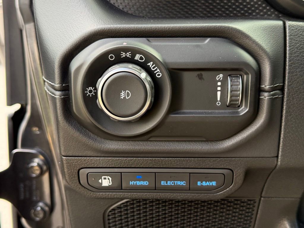 Certified 2025 Jeep Wrangler Unlimited Rubicon 4xe w/ Convenience Group image 29