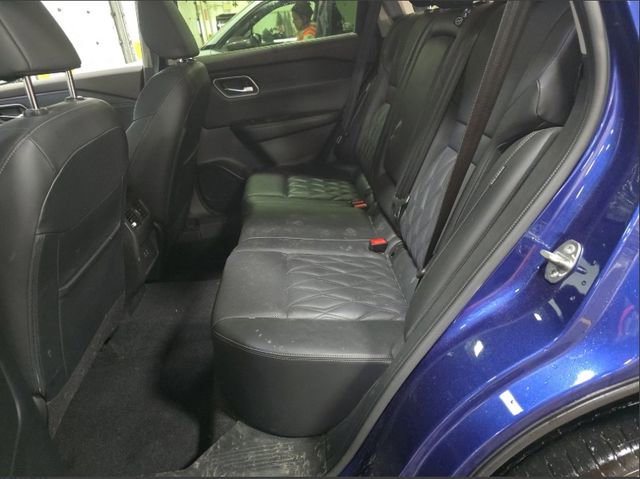 Used 2023 Nissan Rogue Platinum image 7