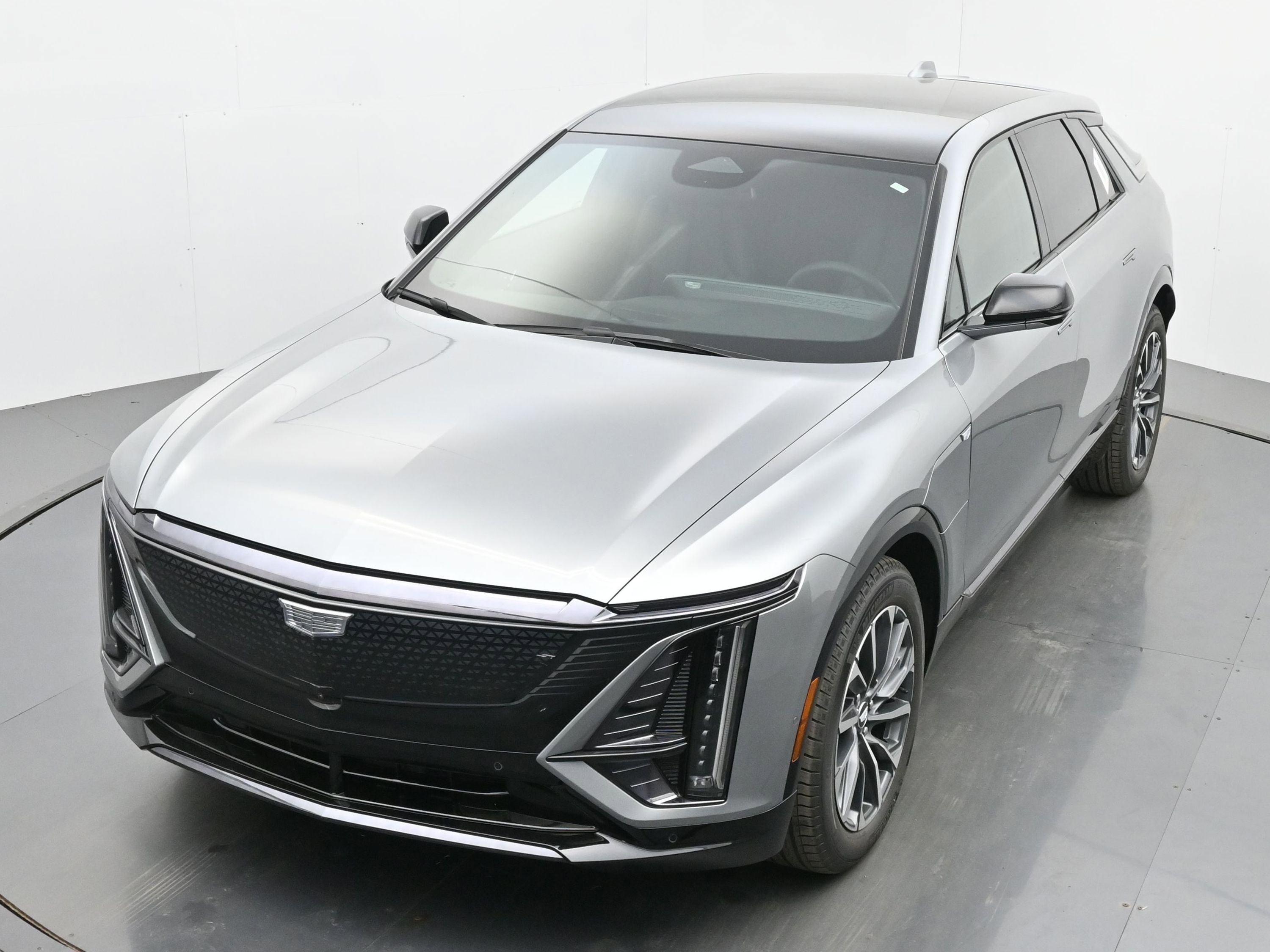 New 2026 Cadillac Lyriq Sport w/ LPO, Floor Liner Package AWD/4WD image 23