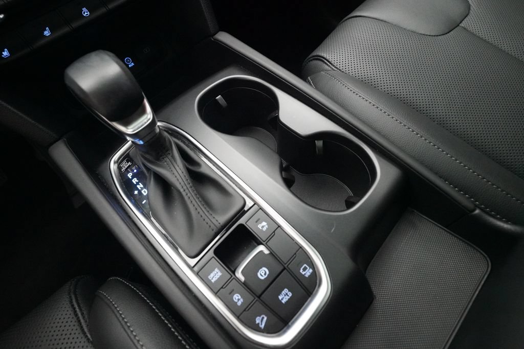 Used 2020 Hyundai Santa Fe Limited AWD/4WD image 17