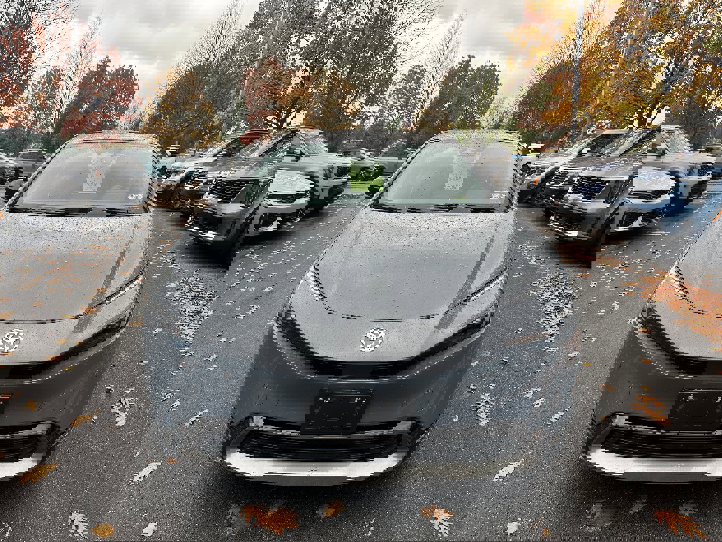 Used 2023 Toyota Prius LE image 2