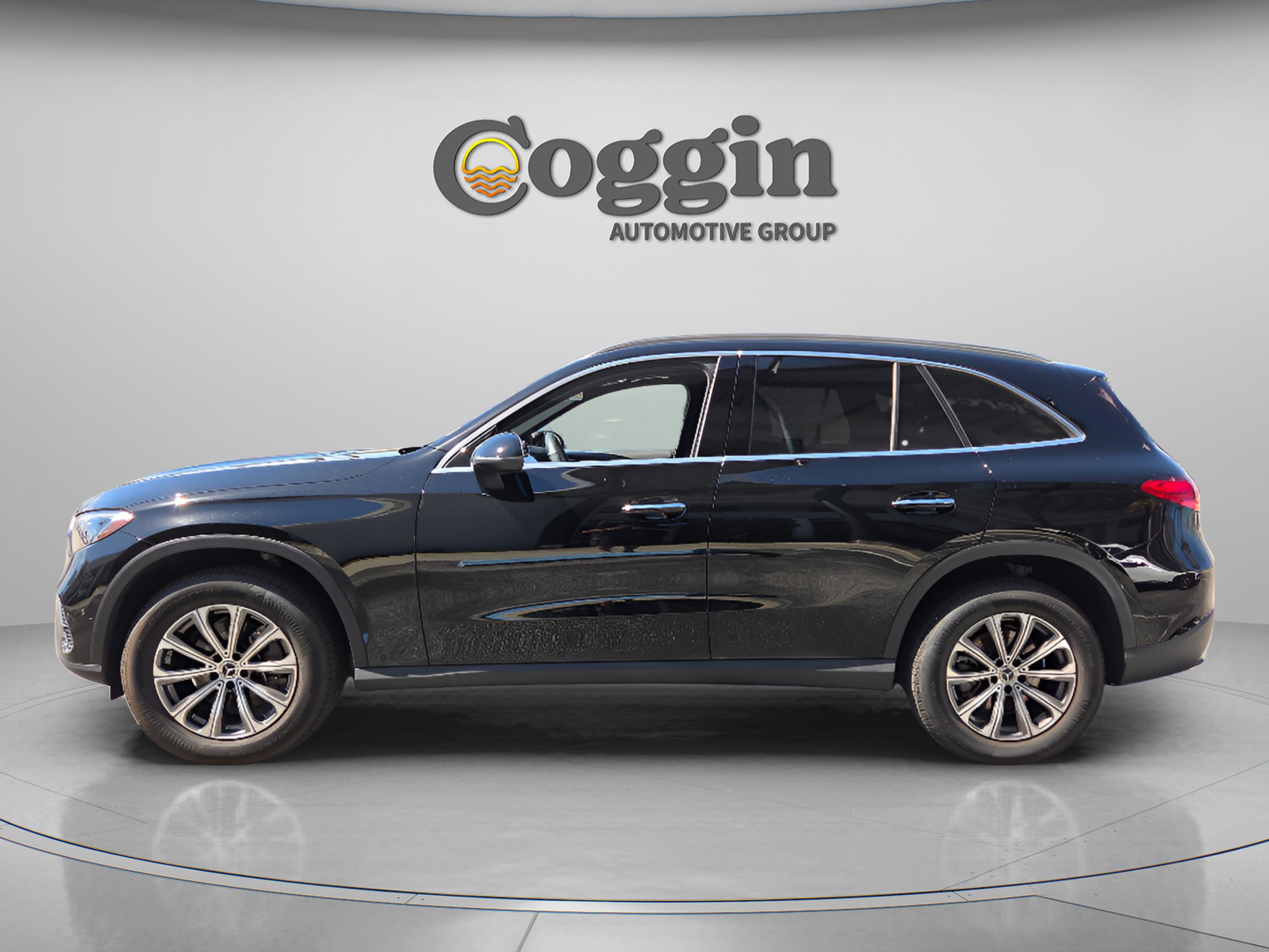 Used 2026 Mercedes-Benz GLC 300 image 3
