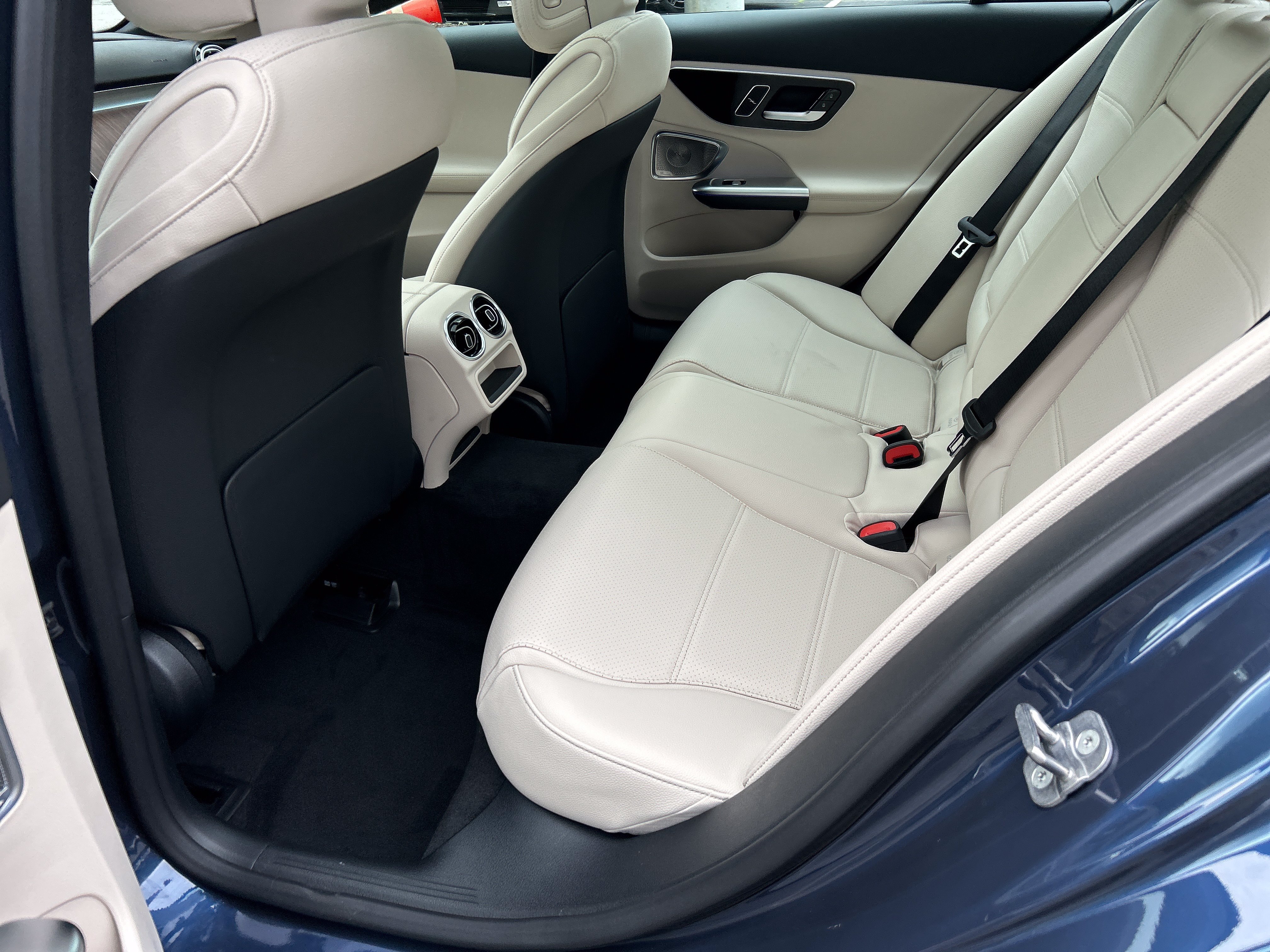 New 2026 Mercedes-Benz C 300 Sedan image 36