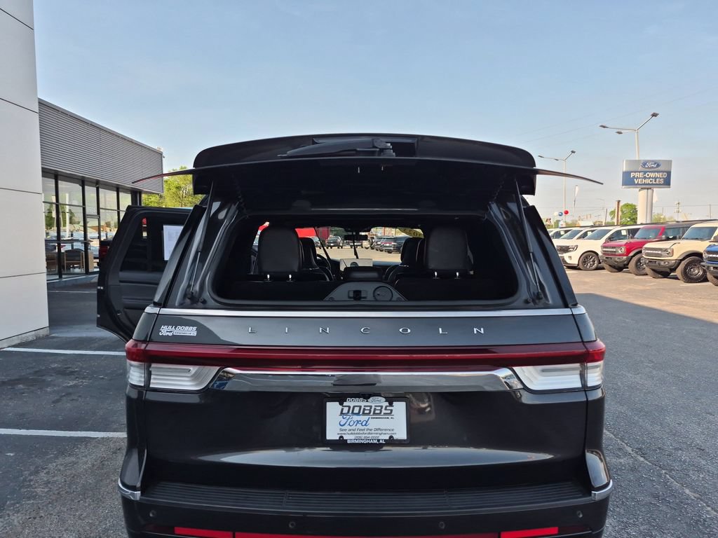 Used 2023 Lincoln Navigator Reserve AWD/4WD image 19