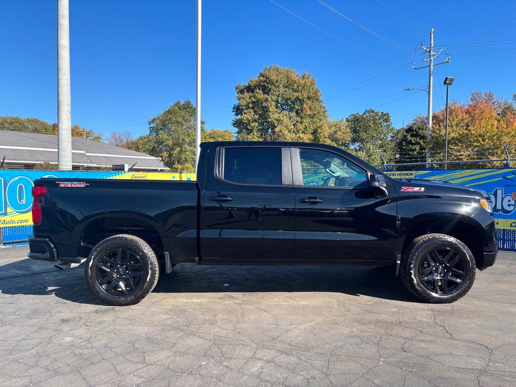 Used 2025 Chevrolet Silverado 1500 LT Trail Boss AWD/4WD image 2