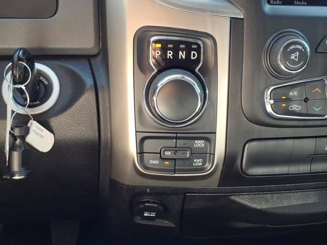 Used 2019 RAM 1500 Classic SLT w/ Luxury Group AWD/4WD image 14
