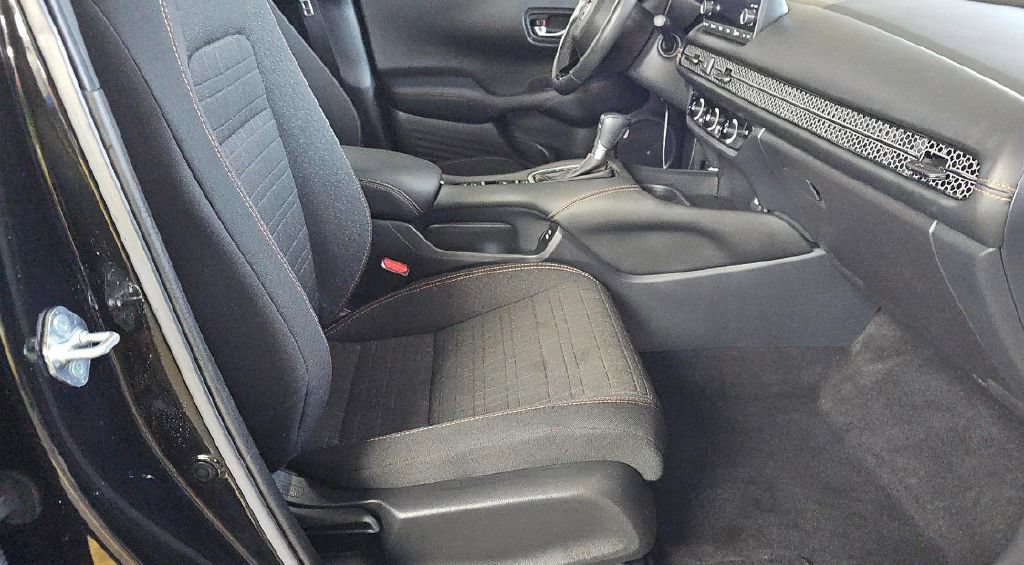 Used 2025 Honda HR-V Sport image 2