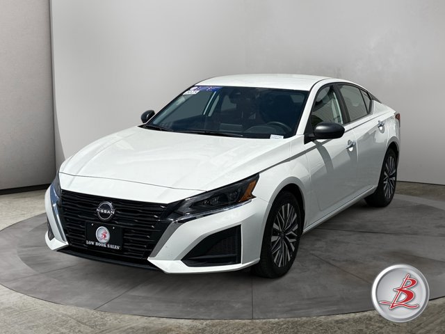 Used 2025 Nissan Altima 2.5 SV AWD/4WD image 3