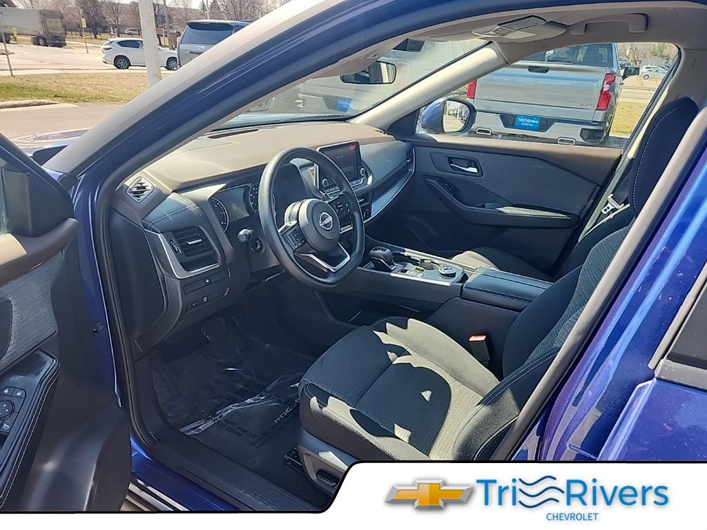 Used 2023 Nissan Rogue SV AWD/4WD image 9