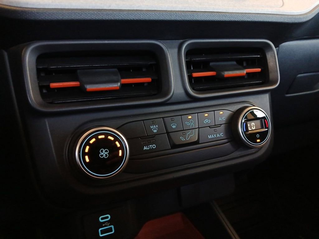 Used 2022 Ford Maverick XLT image 19