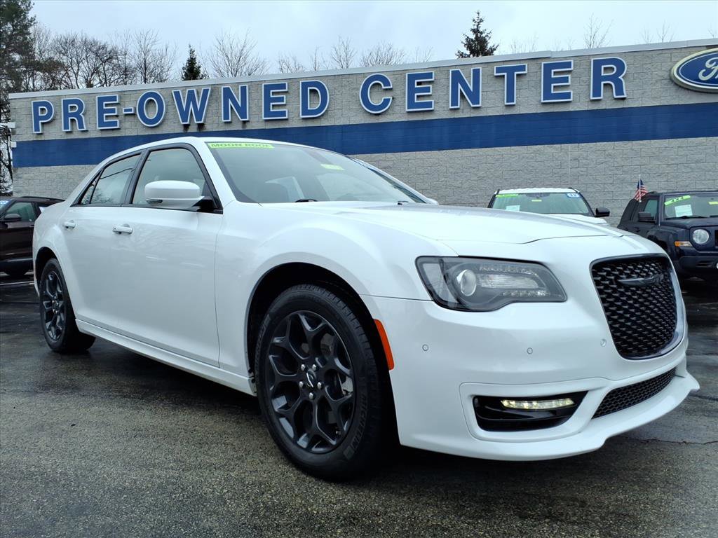 Used 2023 Chrysler 300 Touring L w/ Popular Equipment Group image 1