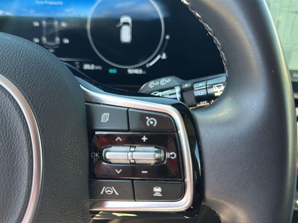 Used 2024 Kia Carnival SX FWD image 27
