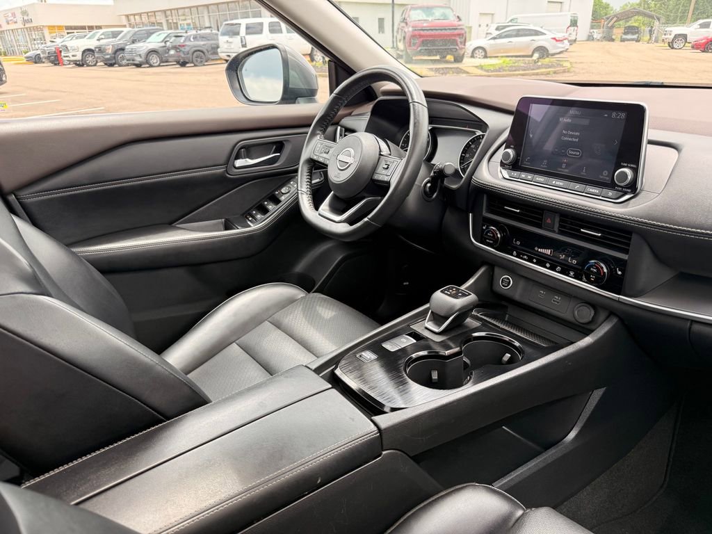 Used 2023 Nissan Rogue SV w/ SV Premium B Package FWD image 35