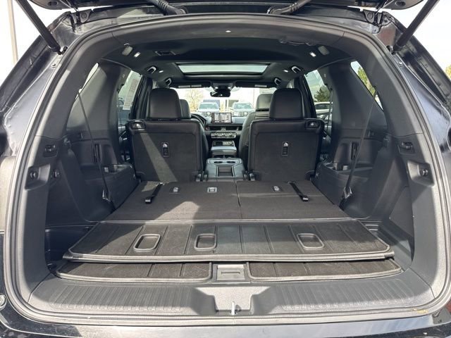 Certified 2025 Honda Pilot Black Edition image 28
