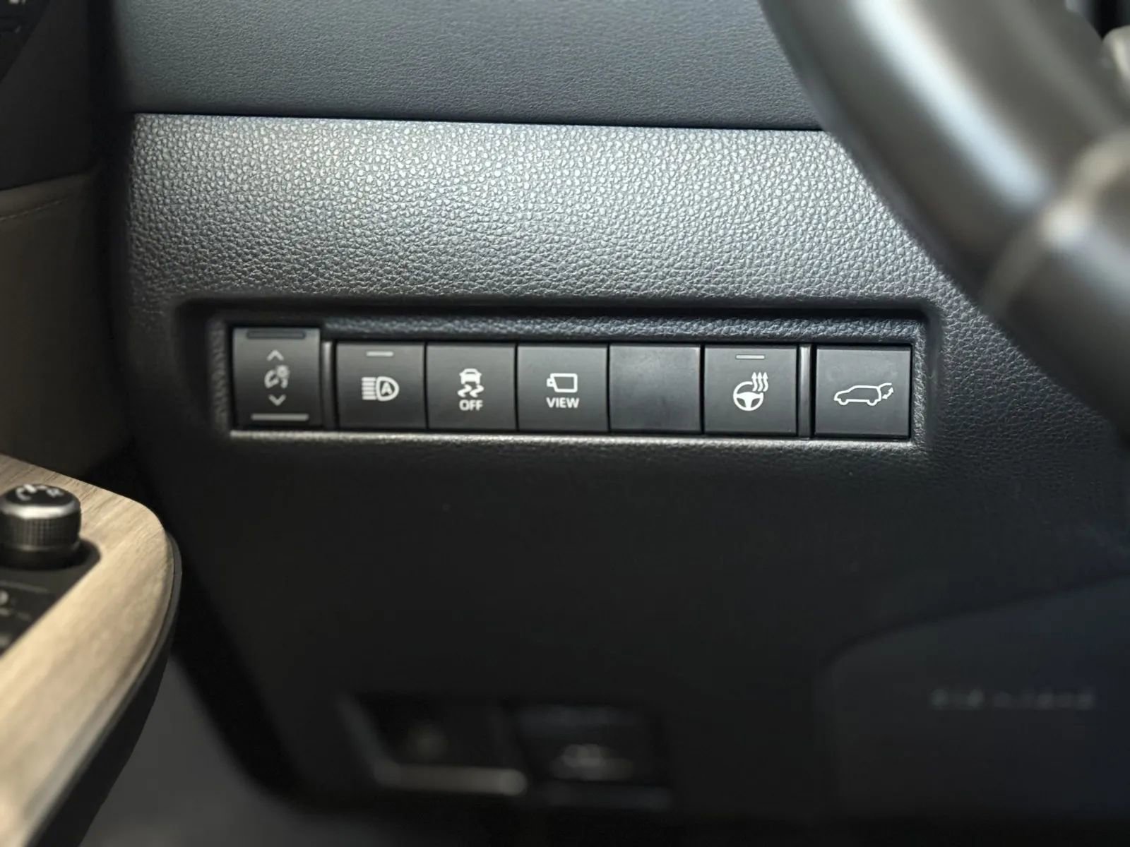 Used 2021 Toyota Venza Limited w/ Advanced Technology Package image 27