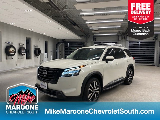 Used 2024 Nissan Pathfinder Platinum image 1