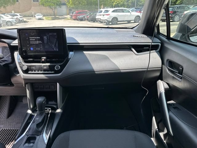 Used 2024 Toyota Corolla Cross AWD Hybrid w/ Moonroof Package image 17