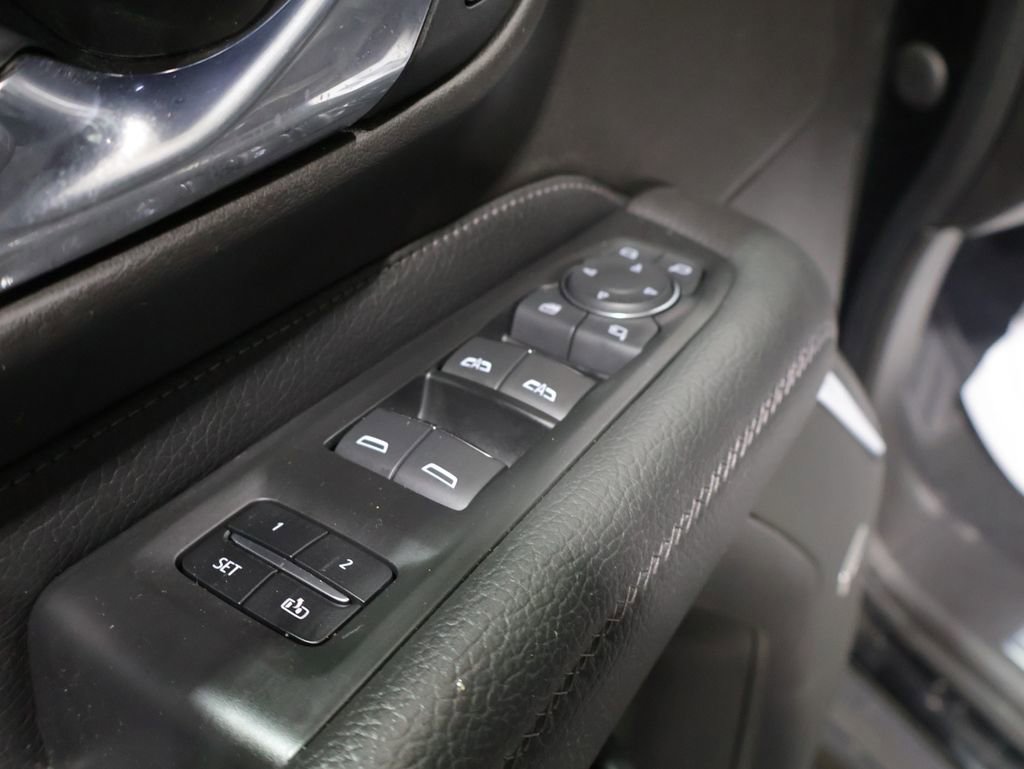 Used 2021 GMC Yukon XL Denali w/ Denali Ultimate Package image 15