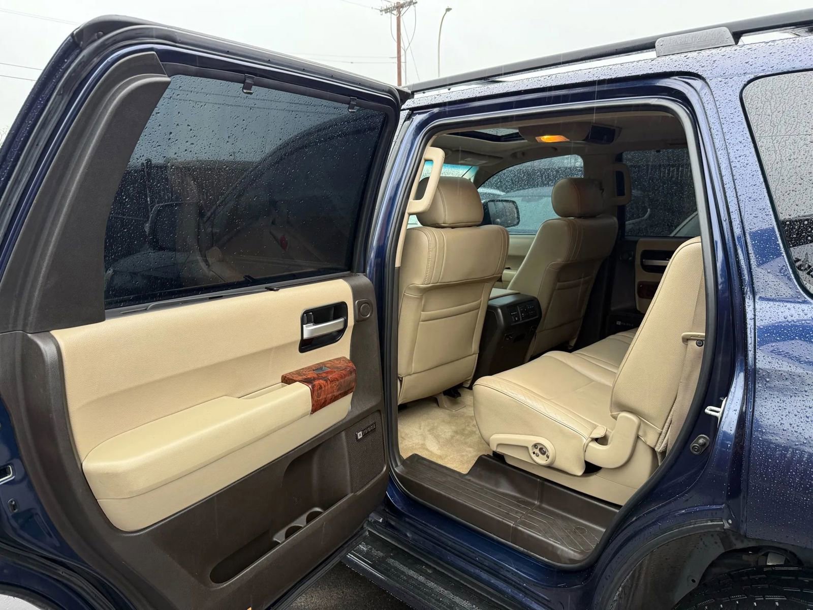 Used 2010 Toyota Sequoia Limited image 10