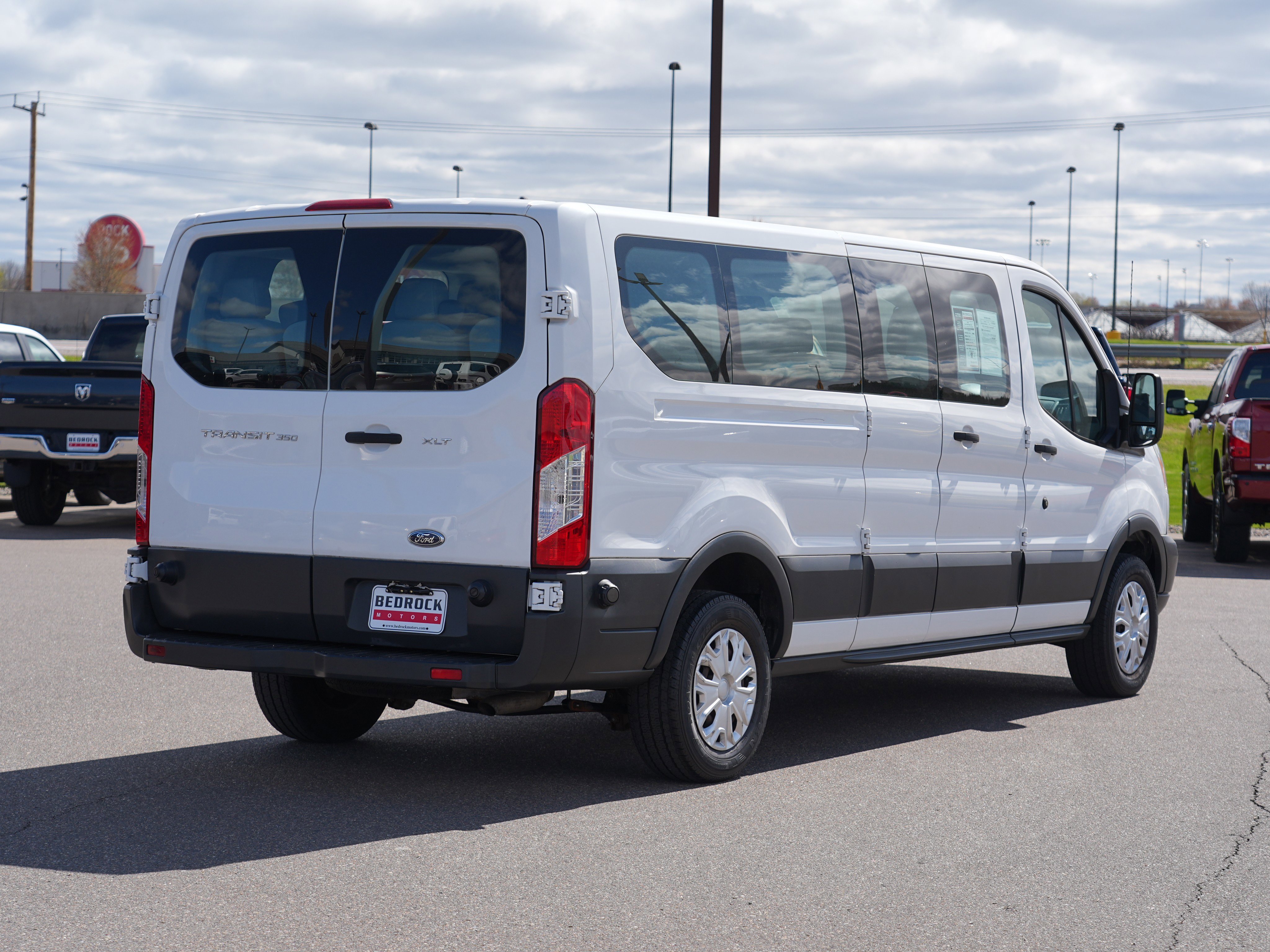Used 2015 Ford Transit 350 XLT RWD image 3