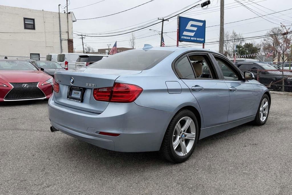 Used 2014 BMW 320i xDrive Sedan AWD/4WD image 8