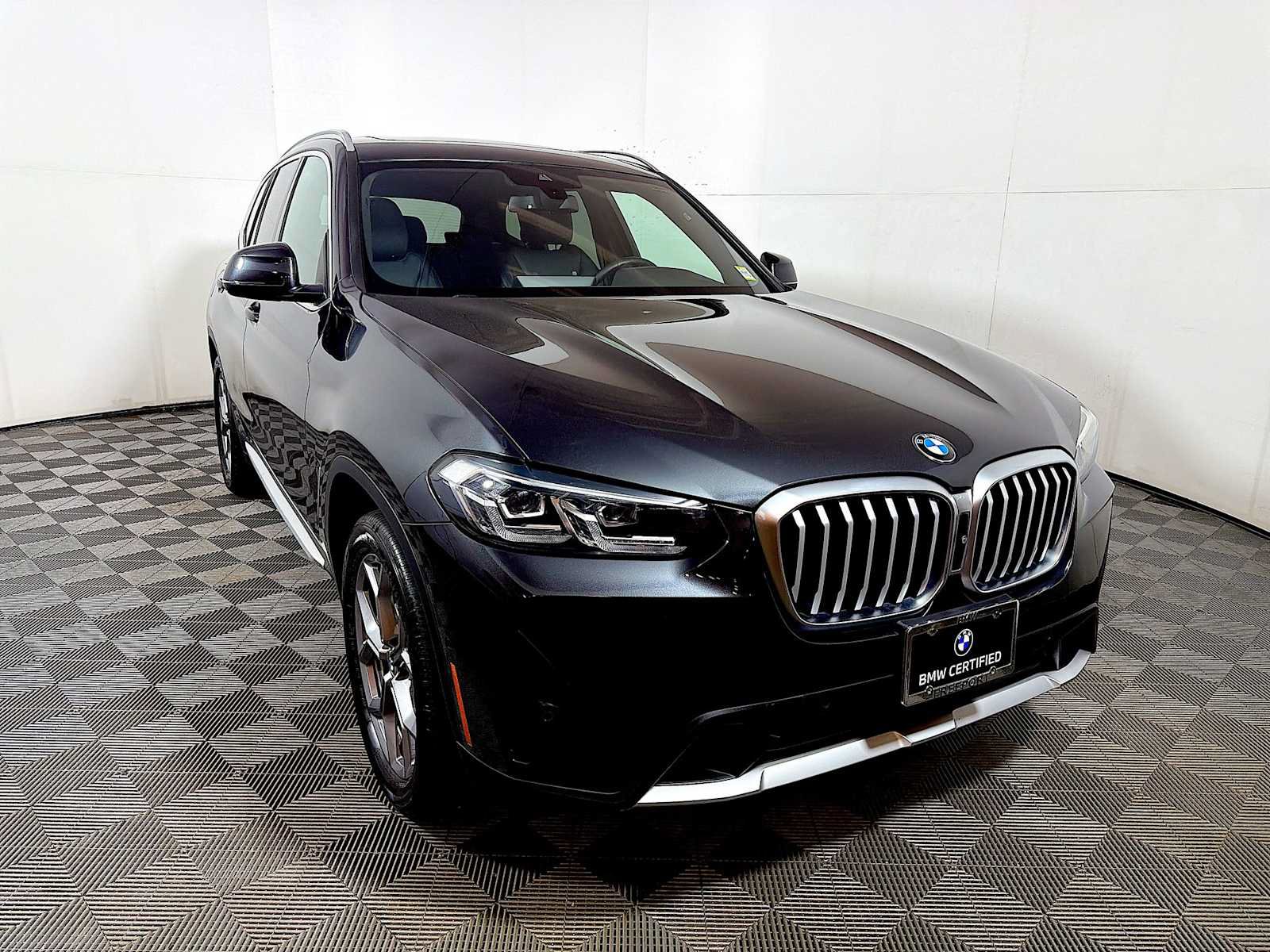 Certified 2024 BMW X3 xDrive30i w/ Convenience Package AWD/4WD image 2