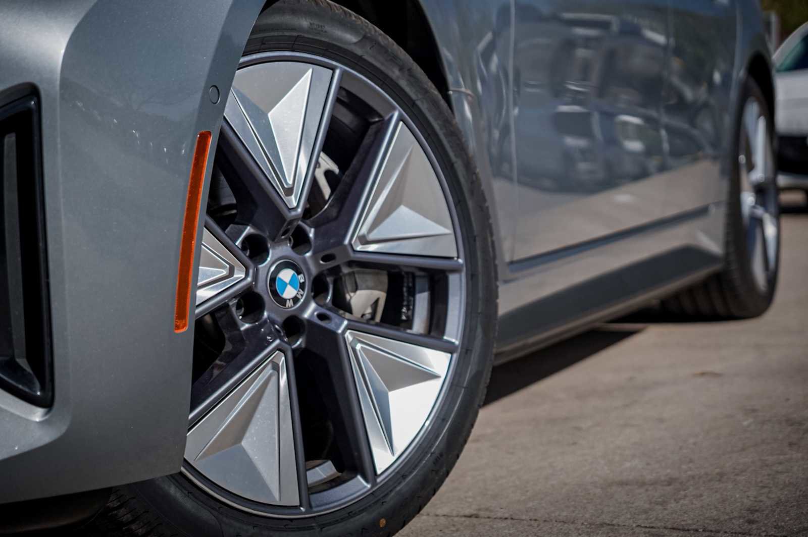 Used 2025 BMW i4 xDrive40i w/ Premium Package image 2