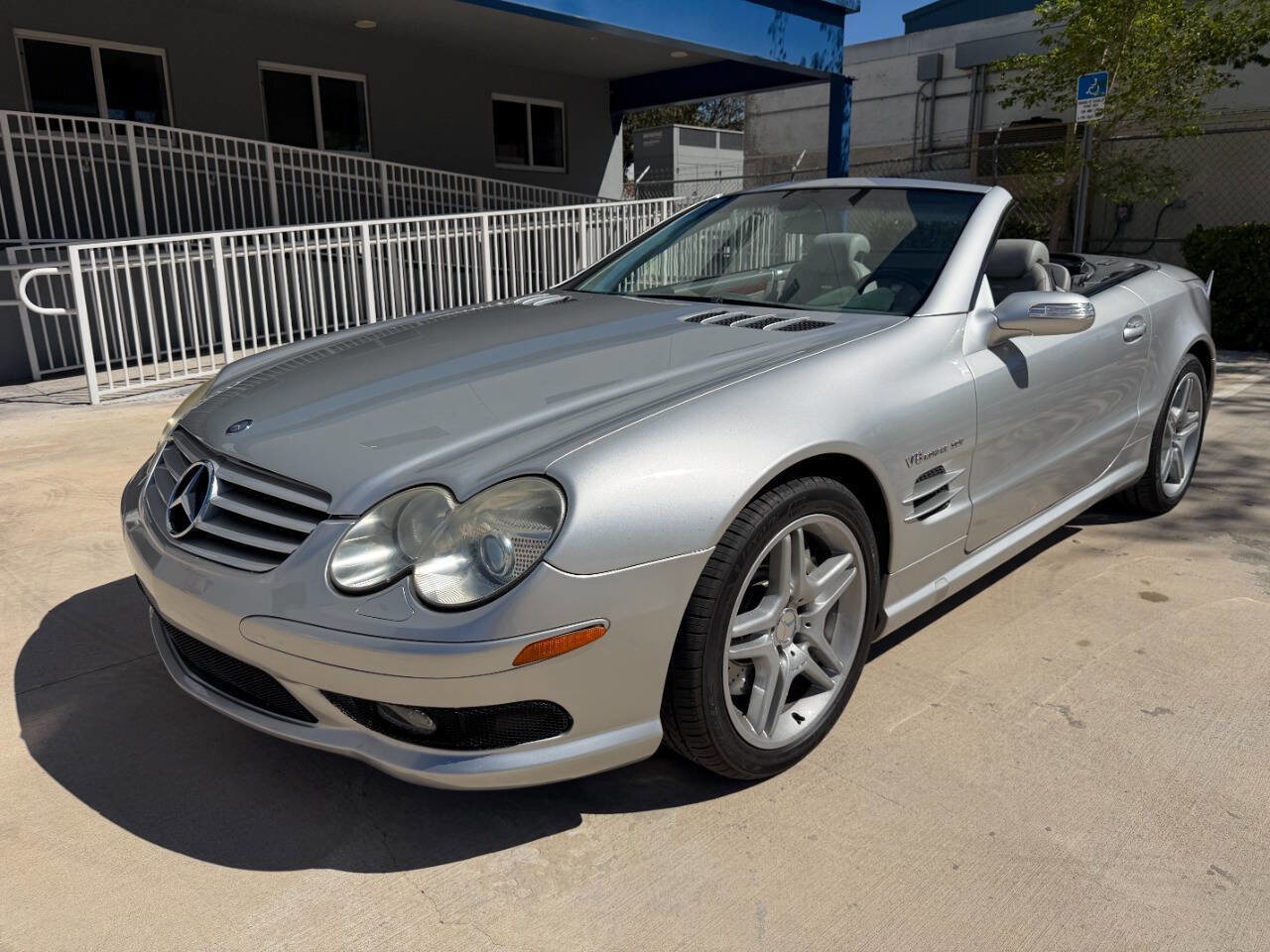 Used 2004 Mercedes-Benz SL 55 AMG image 2