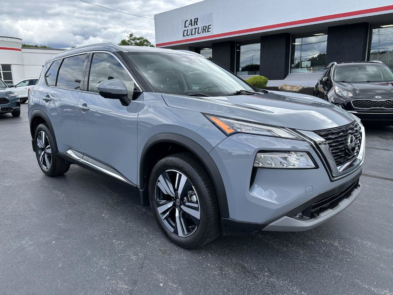 Used 2021 Nissan Rogue SL FWD image 2