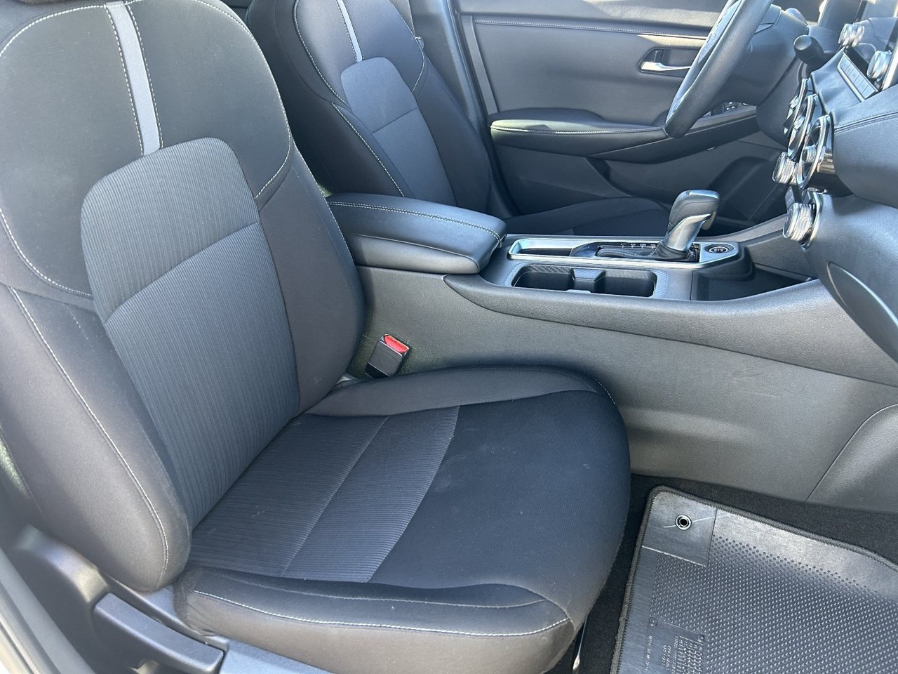 Used 2024 Nissan Sentra SV FWD image 11