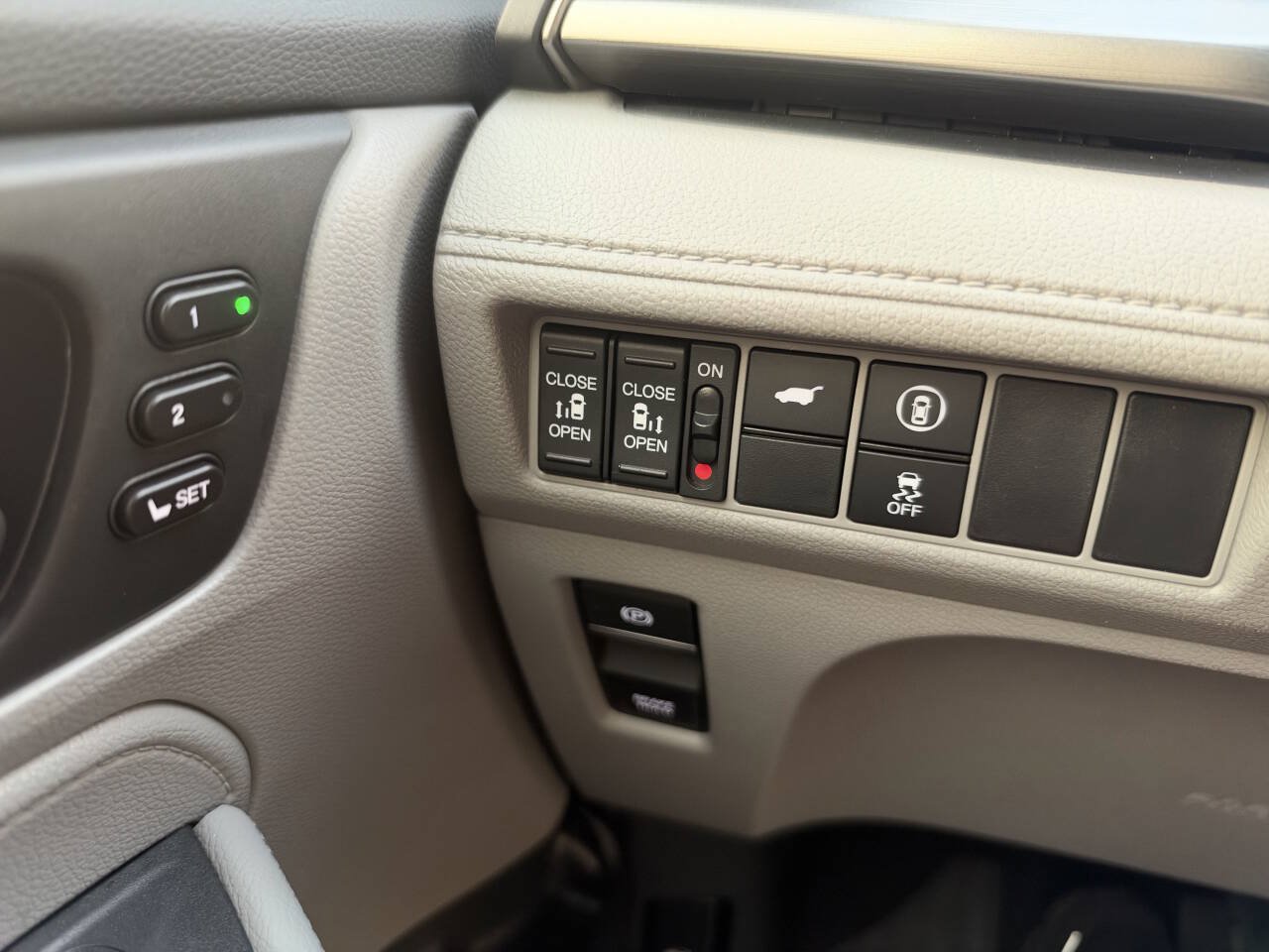 Used 2024 Honda Odyssey EX-L image 16