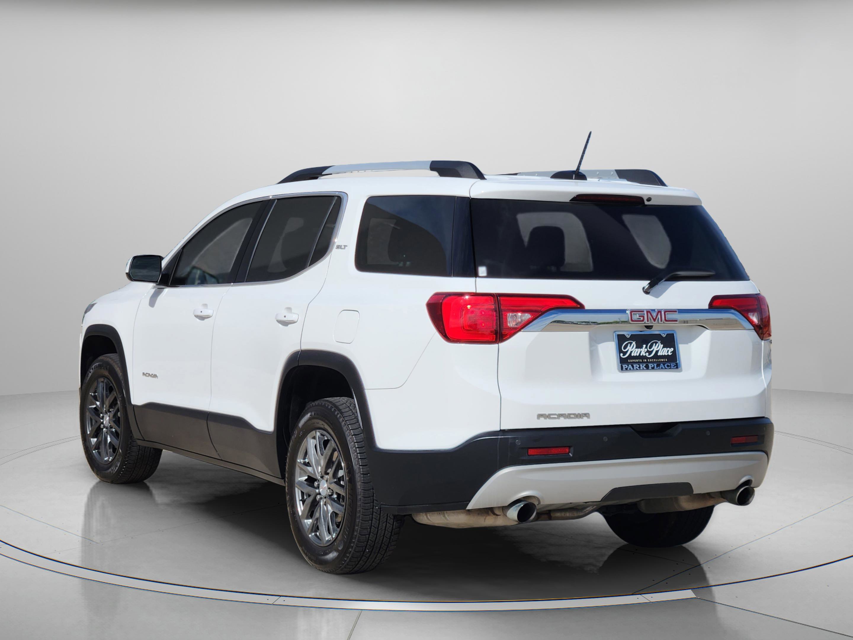 Used 2018 GMC Acadia SLT image 3