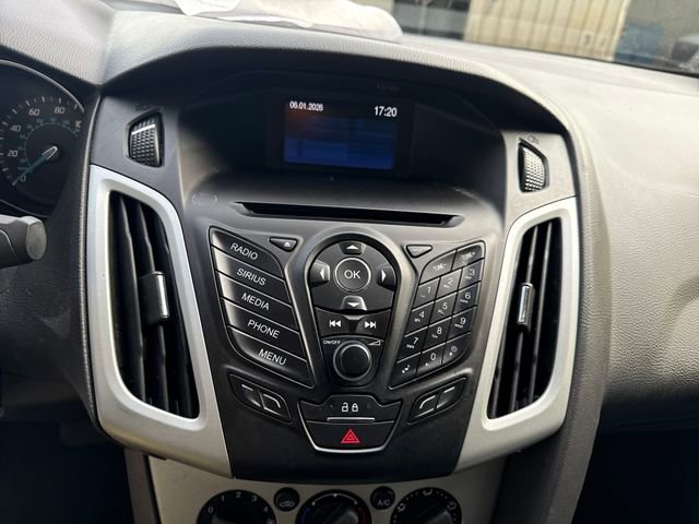 Used 2014 Ford Focus SE w/ SE Sport Package FWD image 19