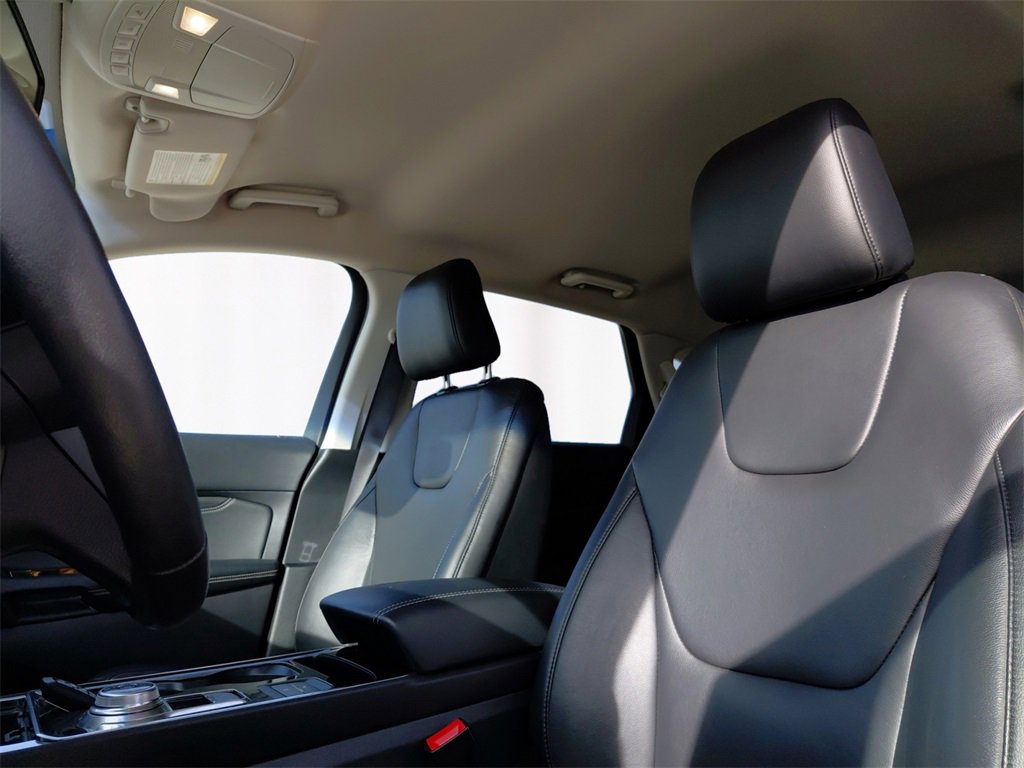 Used 2020 Ford Edge Titanium w/ Class II Trailer Tow Package image 9