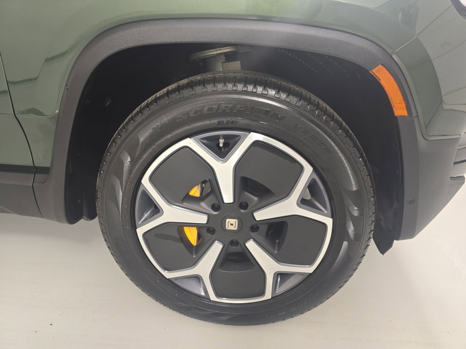 Used 2022 Rivian R1T Adventure AWD/4WD image 11