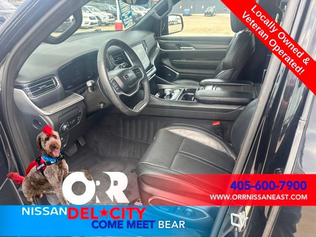 Used 2023 Jeep Wagoneer L Series II AWD/4WD image 16