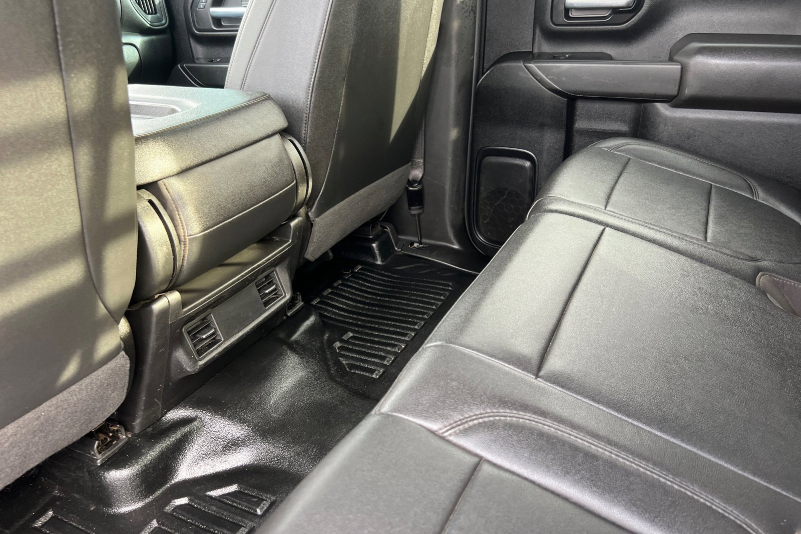 Used 2021 GMC Sierra 3500 4x4 Crew Cab w/ Gooseneck/5TH Wheel Package image 9