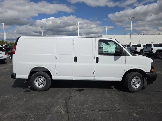 New 2026 Chevrolet Express 2500 w/ Driver Convenience Package RWD image 16