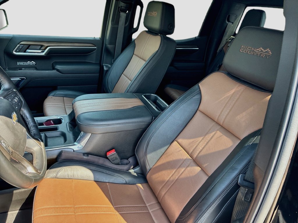 Used 2025 Chevrolet Silverado 1500 High Country w/ High Country Premium Package AWD/4WD image 19