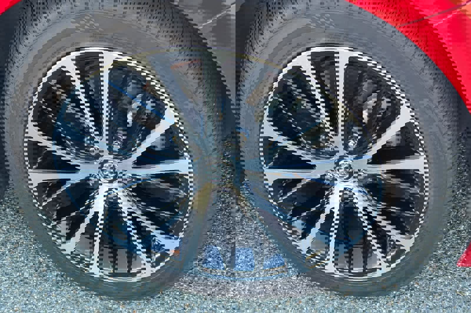 Used 2019 Toyota Camry SE w/ Sunroof Package image 15