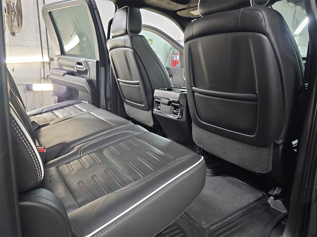 Used 2024 GMC Sierra 2500 AT4X image 11