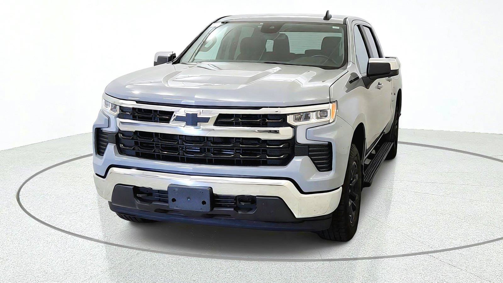 Used 2024 Chevrolet Silverado 1500 LT AWD/4WD image 3
