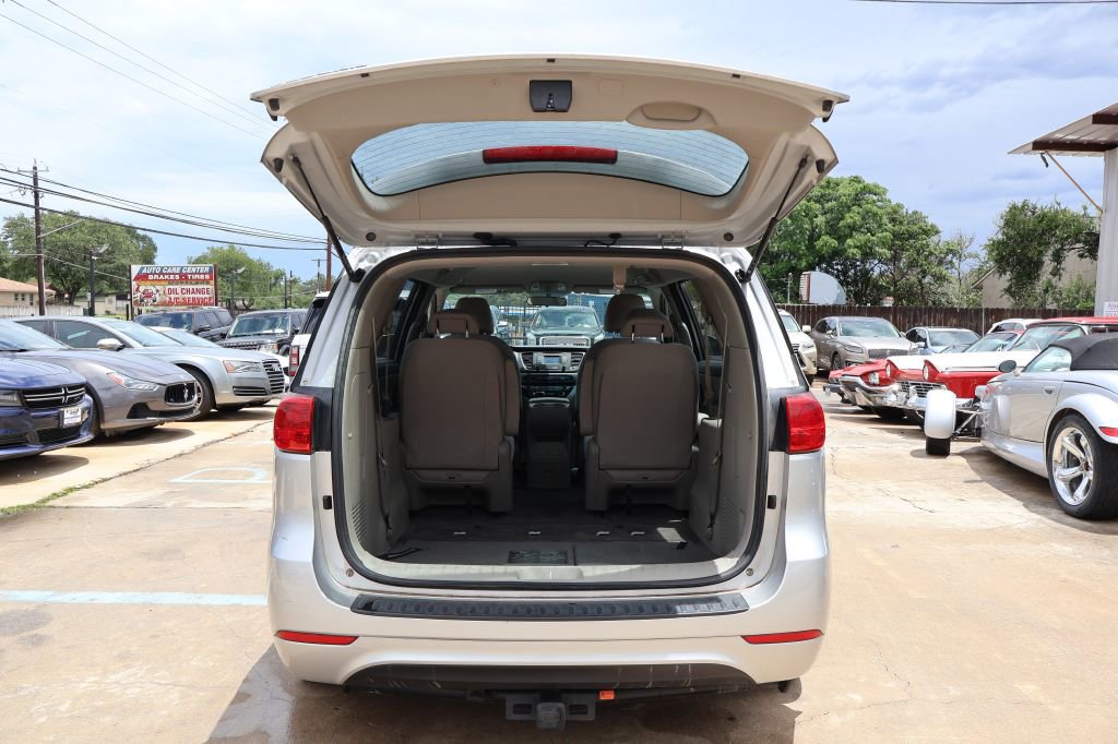 Used 2016 Kia Sedona L FWD image 17