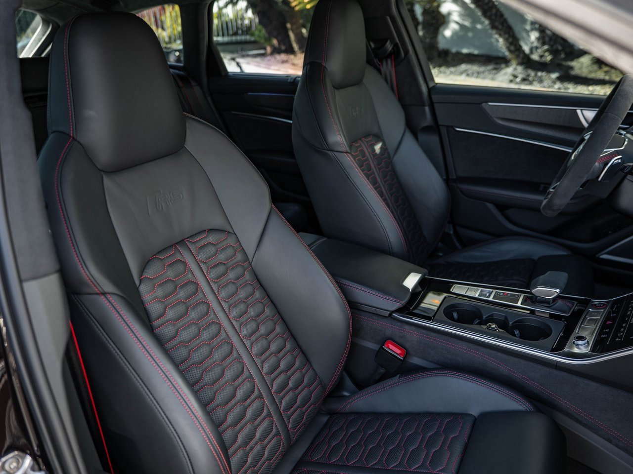 Used 2023 Audi RS 6 w/ Carbon Optic Package image 38